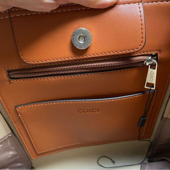 Elegant Two-Tone Shoulder Bag - Picture 13 of 13